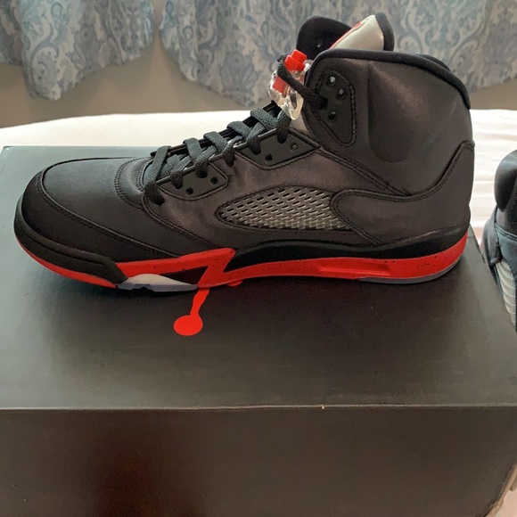Authentic! Jordan 5 Retro Satin Bred-Mens Size 11 - Picture 6 of 9